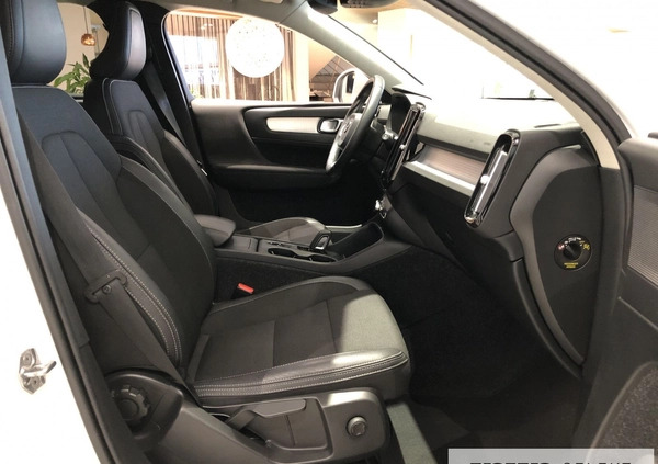 Volvo XC 40 cena 139900 przebieg: 97362, rok produkcji 2020 z Żnin małe 497